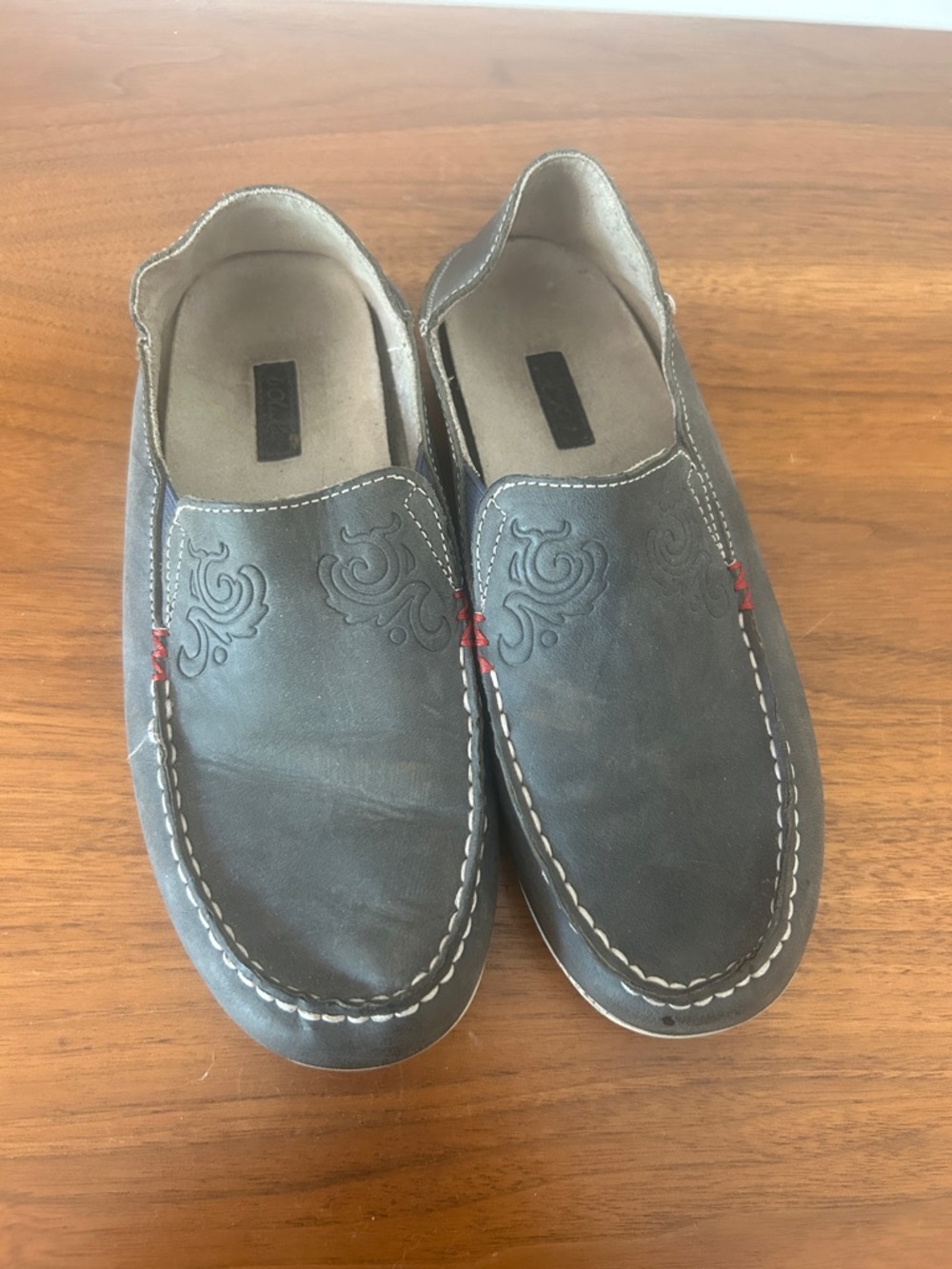 OluKai Women's Gray Slip-On Loafers with Red Accent Stitching